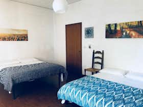Mehrbettzimmer zu mieten für 425 € pro Monat in Venice, Via Aleardo Aleardi