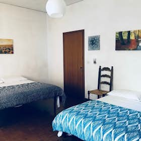 Mehrbettzimmer for rent for 425 € per month in Venice, Via Aleardo Aleardi