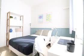 Pokój prywatny do wynajęcia za 675 € miesięcznie w mieście Nice, Rue Châteauneuf