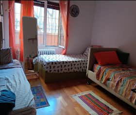 Cameră comună de închiriat pentru 350 EUR pe lună în Milan, Via Flumendosa