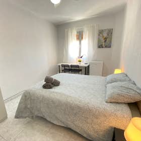 Private room for rent for €500 per month in Madrid, Calle del Puerto de la Morcuera