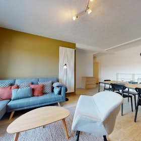 Private room for rent for €471 per month in Bordeaux, Rue Morion