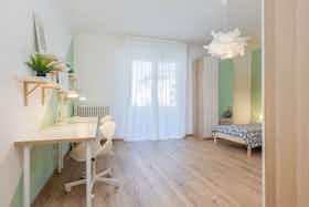 共用房间 正在以 €300 的月租出租，其位于 Padova, Via Brigata Padova