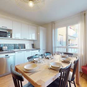 Отдельная комната сдается в аренду за 522 € в месяц в Aix-en-Provence, Rue Achille Empéraire
