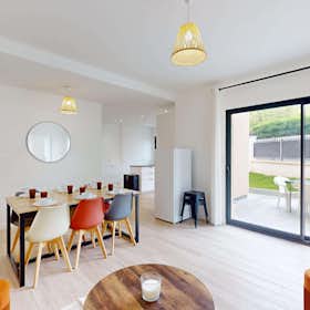Private room for rent for €560 per month in Villejuif, Sentier Benoît Malon