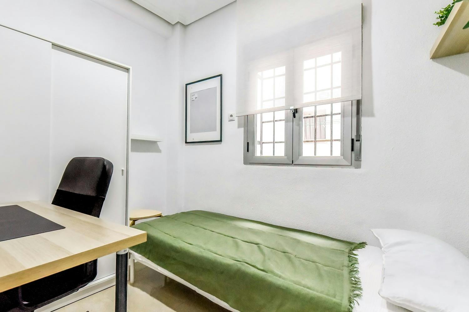 Chambre privée à louer pour 305 €/mois à Valladolid, Calle Relatores
