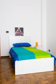 Privé kamer te huur voor € 520 per maand in Turin, Piazza Tancredi Galimberti