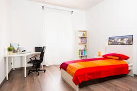 Habitación privada en alquiler por 530 € al mes en Turin, Piazza Tancredi Galimberti