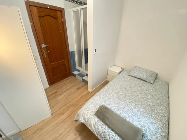 Private room in Calle del Carmen, Madrid (1519526) room image 10