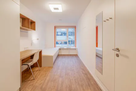 Private room for rent on Ostendstraße, Berlin