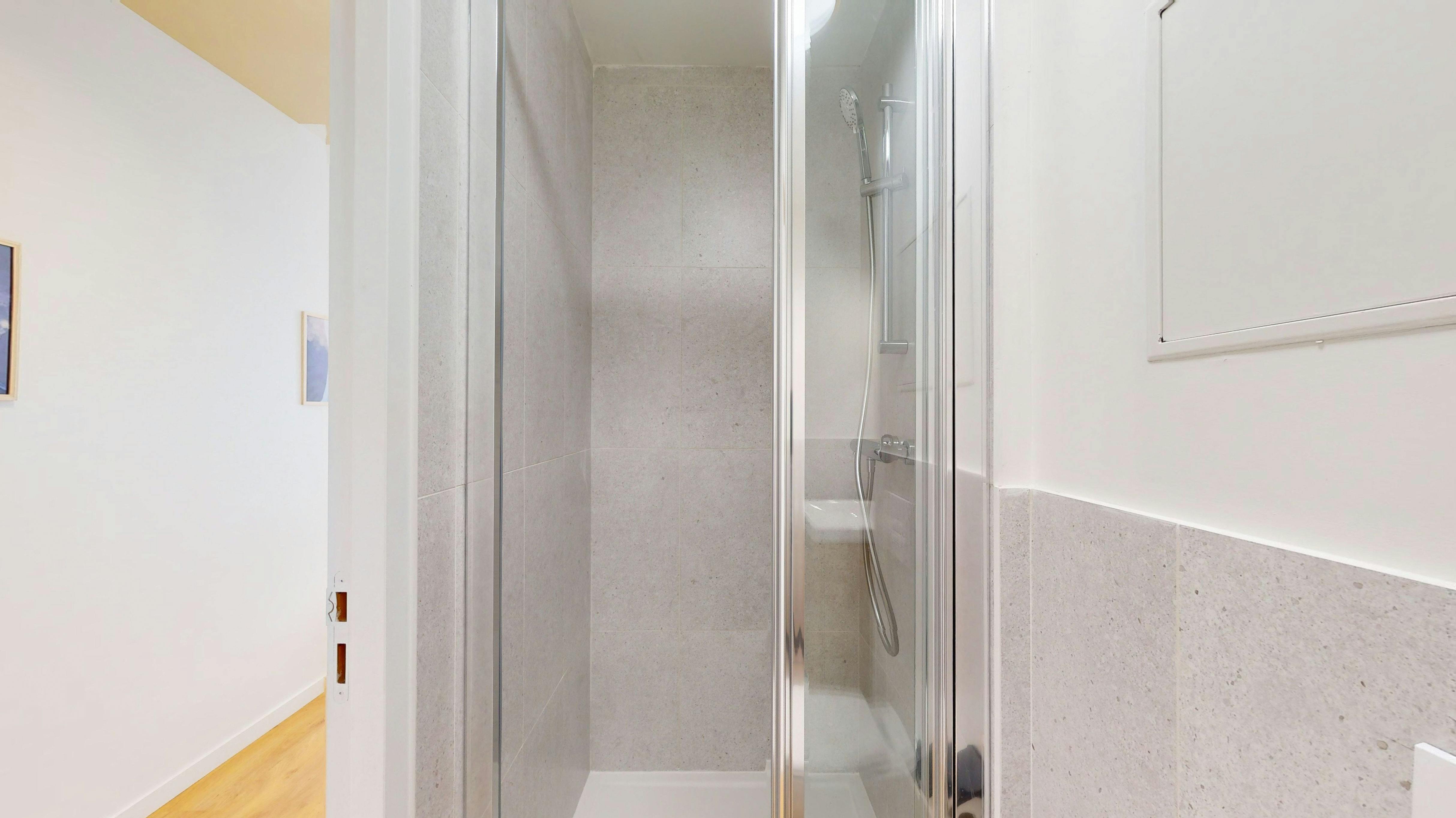 Apartment Suresnes, 618m² — photo 35