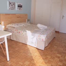 Private room for rent for €350 per month in Athens, 3is Septemvriou