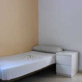 Private room for rent for €405 per month in Sevilla, Plaza del Zurraque
