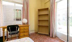 Private room for rent for €385 per month in Granada, Calle Acera del Darro