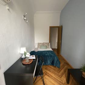 Private room for rent for €580 per month in Madrid, Calle de Arrieta