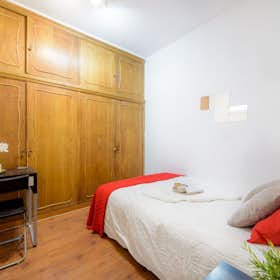 Private room for rent for €470 per month in Madrid, Calle de Bailén