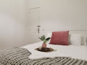 Приватна кімната за оренду для 630 EUR на місяць у Madrid, Calle de Preciados