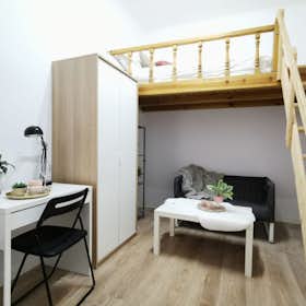 Private room for rent for €520 per month in Madrid, Calle de Preciados