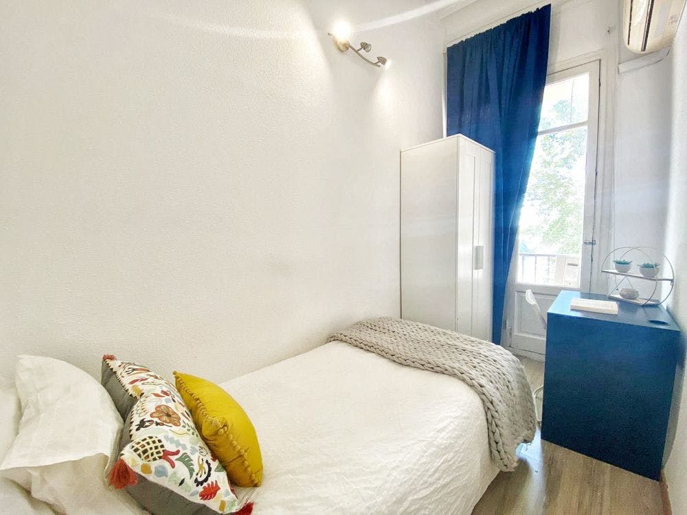 Private room for rent for €660 per month in Madrid, Glorieta de Quevedo