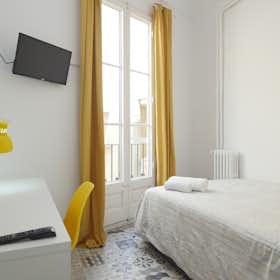 Private room for rent for €810 per month in Barcelona, Carrer Gran de Gràcia