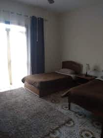 Отдельная комната сдается в аренду за 1 300 € в месяц в Saint John, Triq Willie Apap