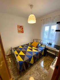 Cameră privată de închiriat pentru 410 EUR pe lună în Madrid, Calle de Seseña