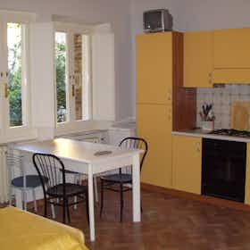 单间公寓 正在以 €630 的月租出租，其位于 Siena, Via Vallerozzi