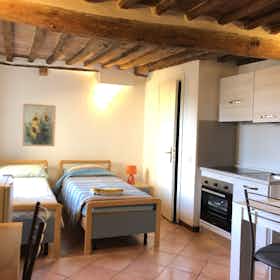 单间公寓 正在以 €600 的月租出租，其位于 Siena, Via Vallerozzi