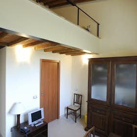 Apartament de închiriat pentru 600 EUR pe lună în Siena, Via Fiorentina