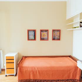 Private room for rent for €350 per month in Athens, Kipselis