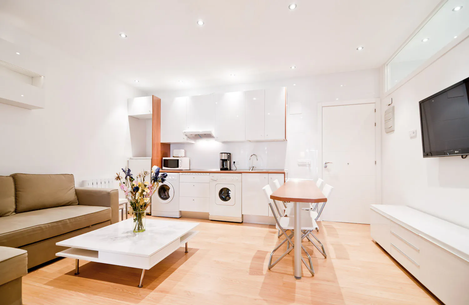 3-Bedroom Apartment in Calle Manzana, Madrid (260843) ROOM 3