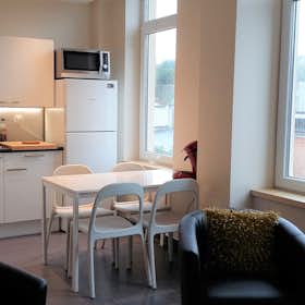 Appartement for rent for € 865 per month in Liège, Rue Darchis