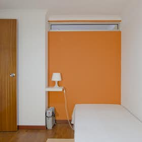 Private room for rent for €470 per month in Lisbon, Rua Cidade de Manchester