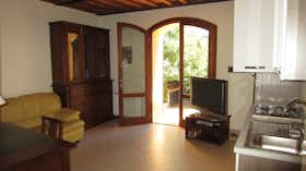 Apartment for rent for €700 per month in Siena, Via Fiorentina
