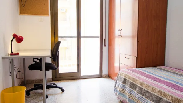 Private room in Carrer de la Ciutat de Mula, Valencia (313962) room image 1