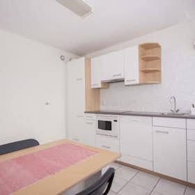 Private room for rent for €950 per month in Rotterdam, Weena