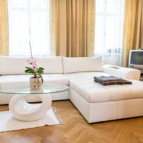 Apartment for rent for €1,970 per month in Vienna, Pezzlgasse