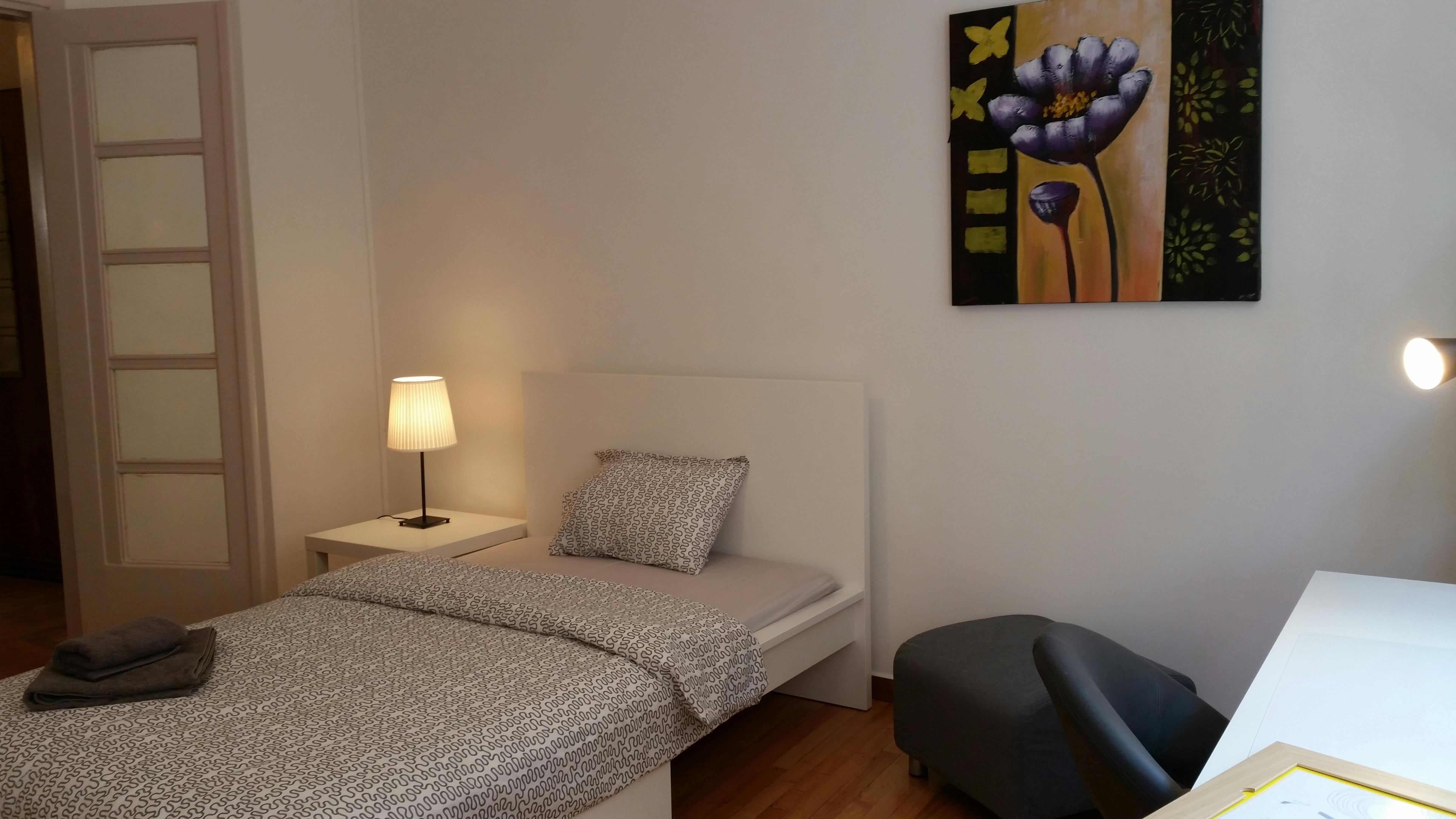 Private room for rent for €400 per month in Athens, Kipselis