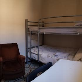 Private room for rent for €295 per month in Sevilla, Calle Navío Argos