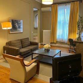 Studio for rent for €2,200 per month in Brussels, Rue de Spa