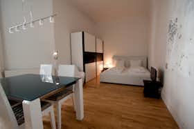 Appartamento in affitto a 1.700 € al mese a Berlin, Wisbyer Straße