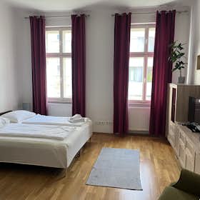 Apartment for rent for €1,650 per month in Vienna, Streffleurgasse