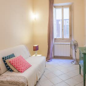 Apartment for rent for €1,400 per month in Florence, Via del Purgatorio