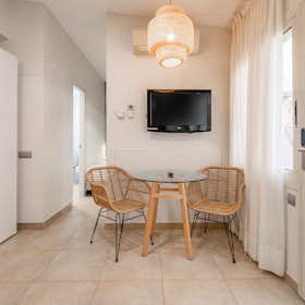 单间公寓 正在以 €1,000 的月租出租，其位于 Barcelona, Carrer de Fernández Duró