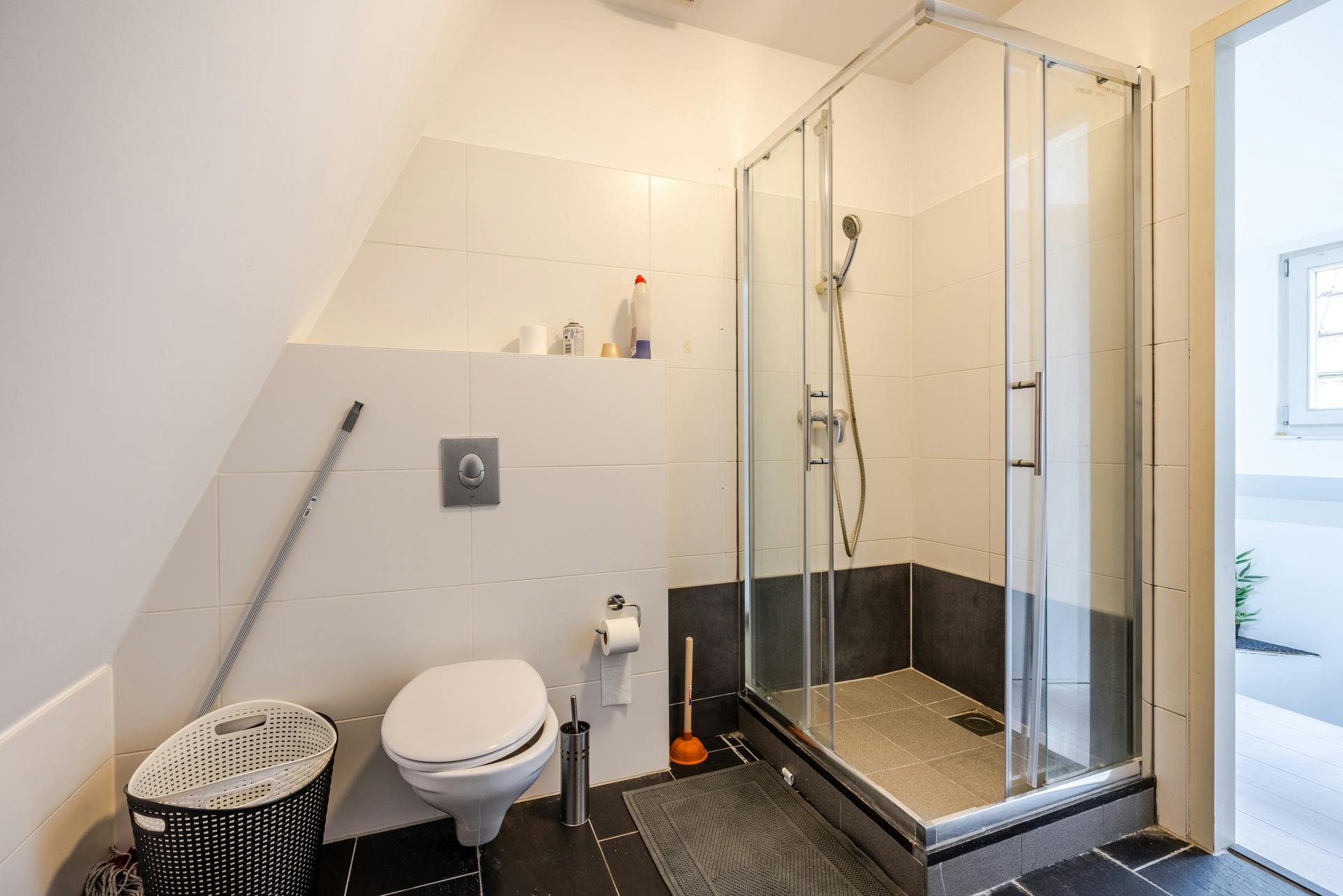6-Bedroom House in Strevelsweg, Rotterdam (1009302) ROOM 3