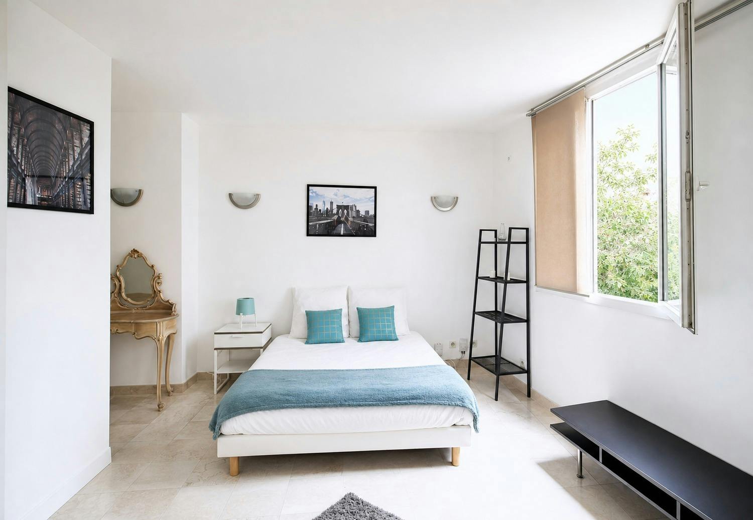 Rue de Clignancourt, Paris preview