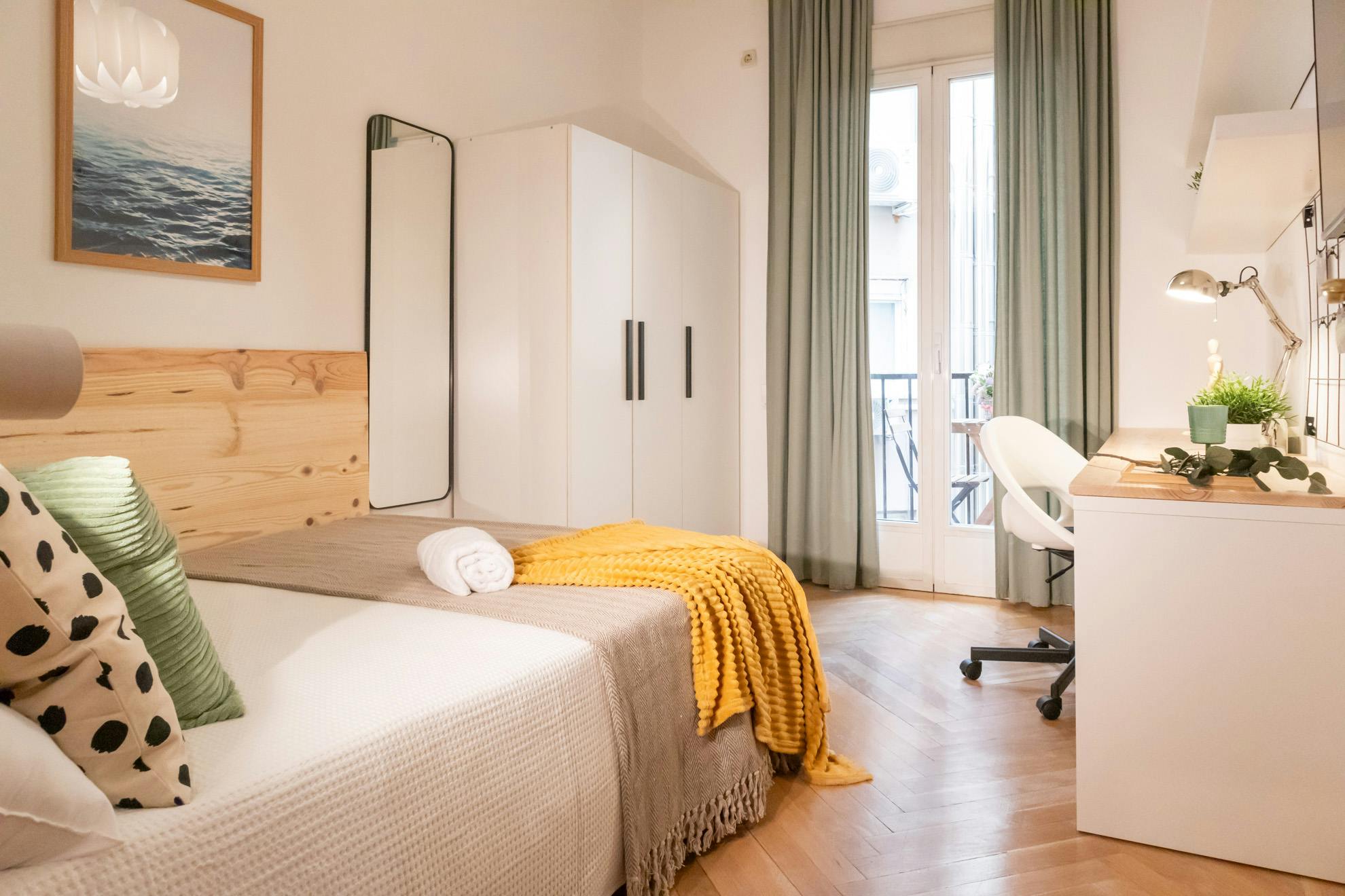 Calle Isabel La Católica, Madrid preview