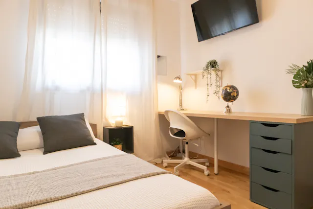 Private room in Calle de Calatrava, Madrid (1011619) room image 2