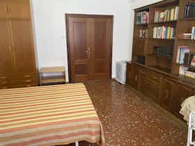 Private room for rent for €300 per month in Murcia, Plaza Nueva de San Antón