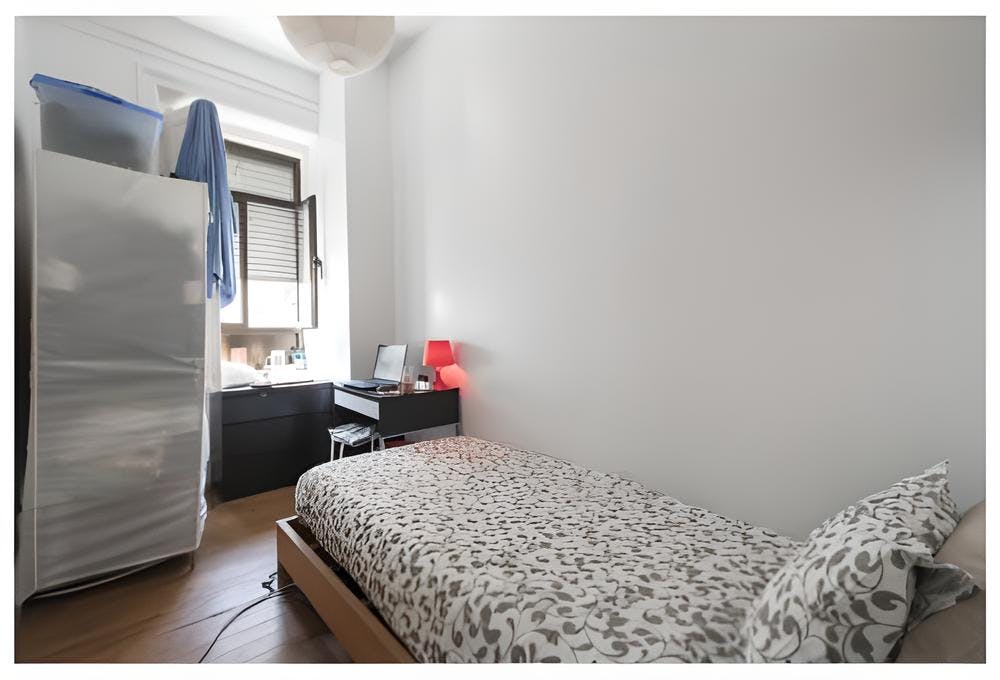 Chambre privée à louer pour 350 €/mois à Lisbon, Rua António Pereira Carrilho